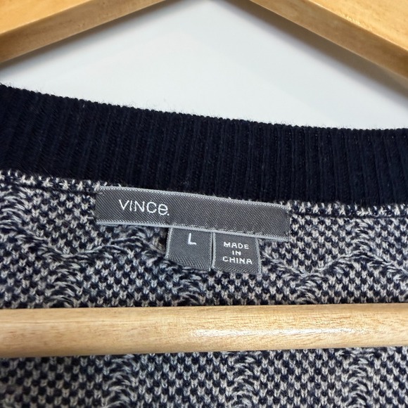 Vince Wool Cashmere Womens V Neck Sweater Large Geometric Honeycomb - Picture 2 of 10